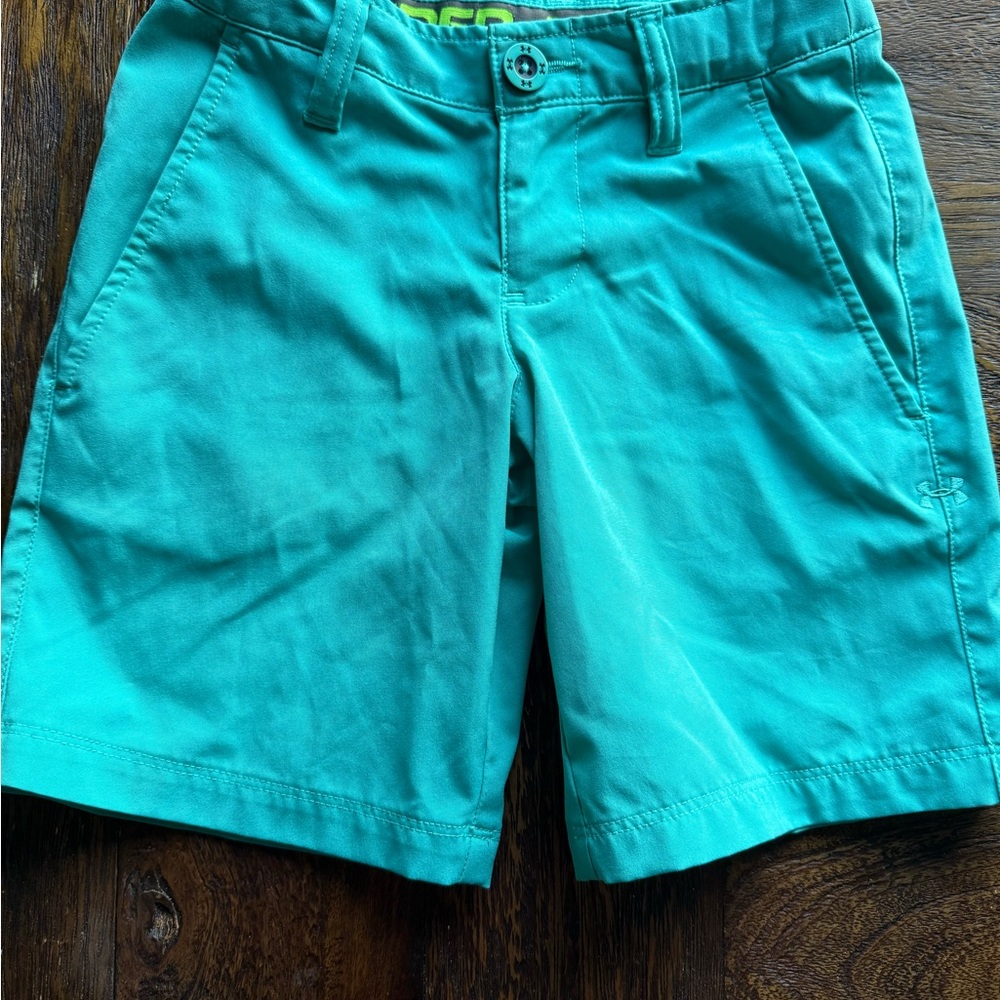 Under Armour Boy’s Aqua Flat Front Shorts (110)
